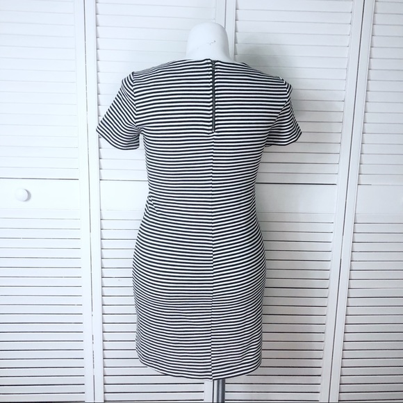 ⭐️3/$15 Splendid Belmont Striped Dress - Picture 3 of 7